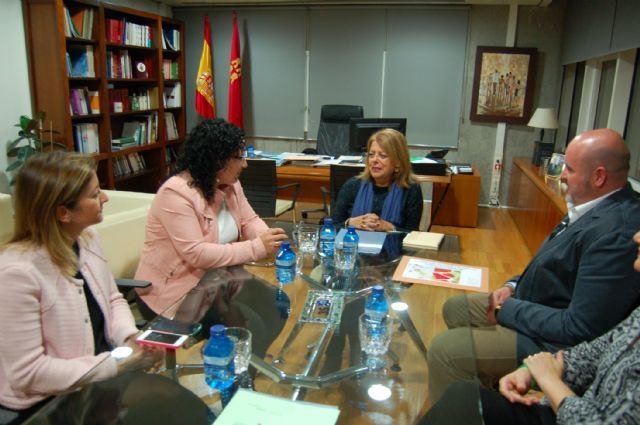 La Consejería de Educación invierte más de un millón de euros en el colegio público de Pliego