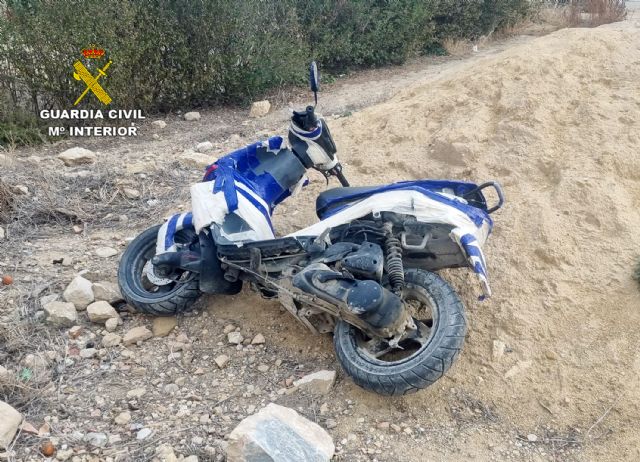 La Guardia Civil detiene a dos jóvenes que asaltaron a un menor en Pliego a bordo de un ciclomotor robado en Mula